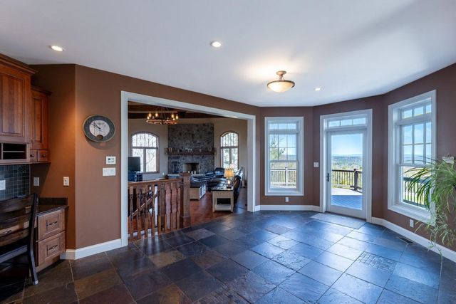 6 Crescent Drive, Bow, NH 03304