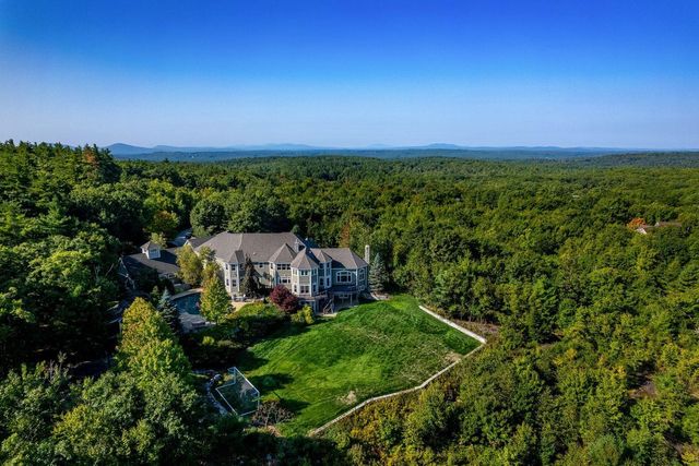 6 Crescent Drive, Bow, NH 03304