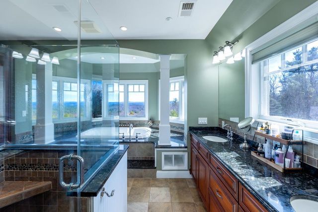 6 Crescent Drive, Bow, NH 03304