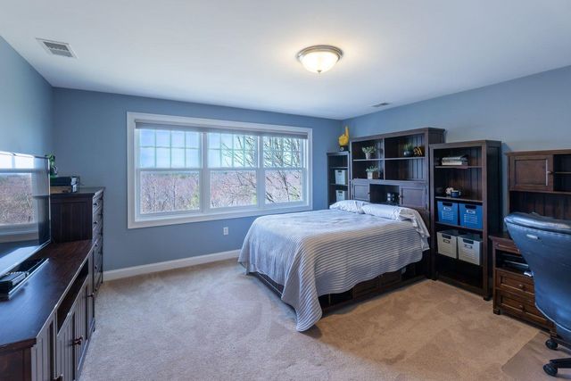 6 Crescent Drive, Bow, NH 03304