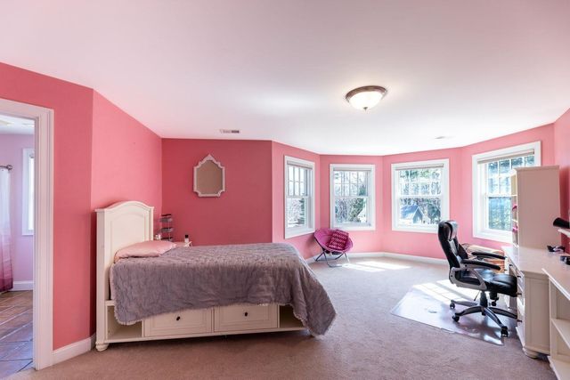 6 Crescent Drive, Bow, NH 03304
