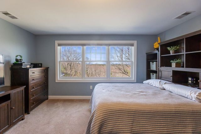 6 Crescent Drive, Bow, NH 03304