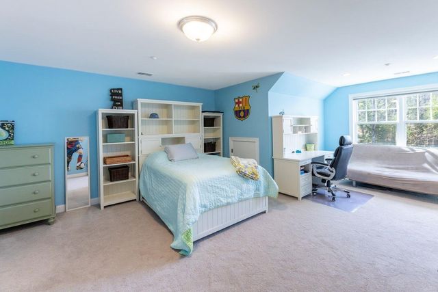 6 Crescent Drive, Bow, NH 03304