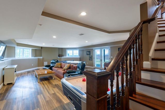 6 Crescent Drive, Bow, NH 03304