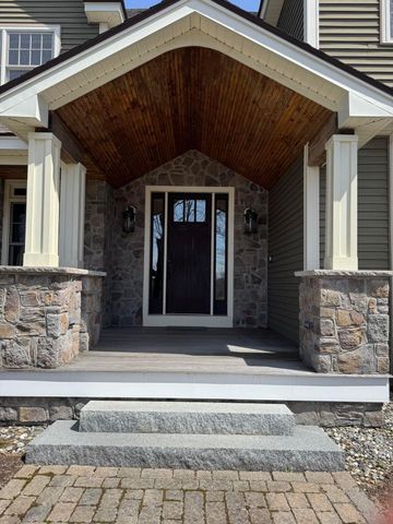 6 Crescent Drive, Bow, NH 03304