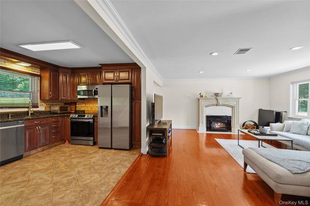 4 Hickory Drive, Mahopac, NY 10541
