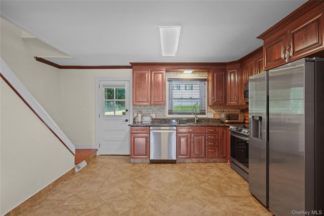 4 Hickory Drive, Mahopac, NY 10541