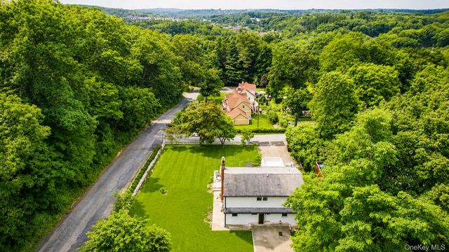 4 Hickory Drive, Mahopac, NY 10541