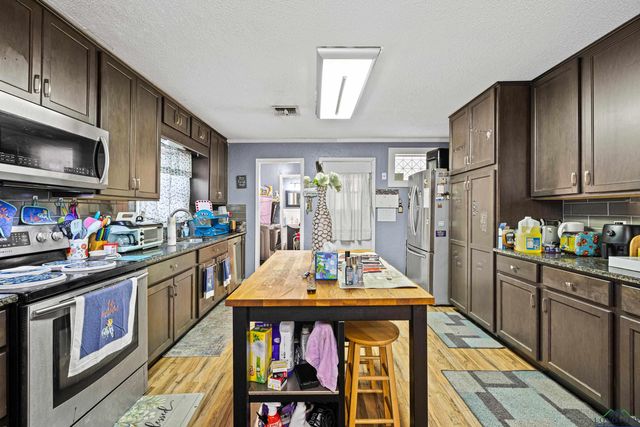 107 Dossey St, Longview, TX 75601