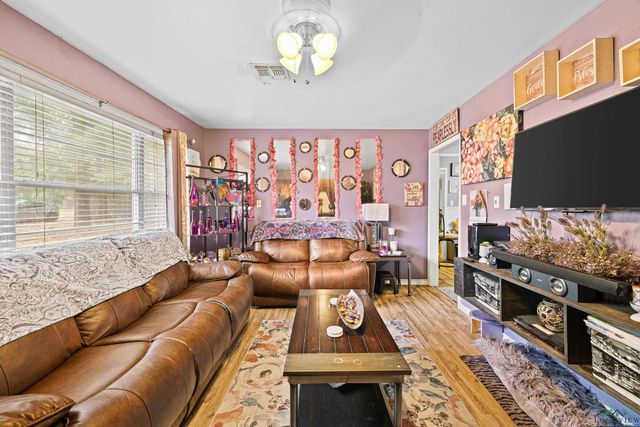 107 Dossey St, Longview, TX 75601
