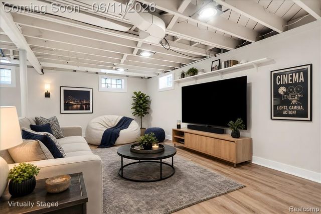 3015 Bembridge Road, Royal Oak, MI 48073