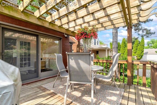 3015 Bembridge Road, Royal Oak, MI 48073