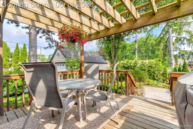 3015 Bembridge Road, Royal Oak, MI 48073