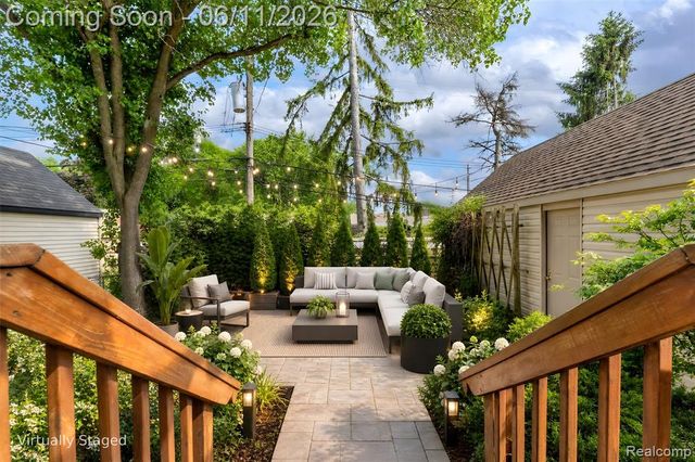 3015 Bembridge Road, Royal Oak, MI 48073