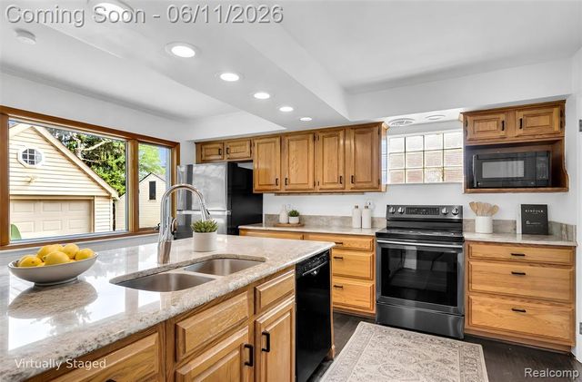 3015 Bembridge Road, Royal Oak, MI 48073