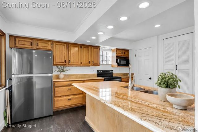 3015 Bembridge Road, Royal Oak, MI 48073