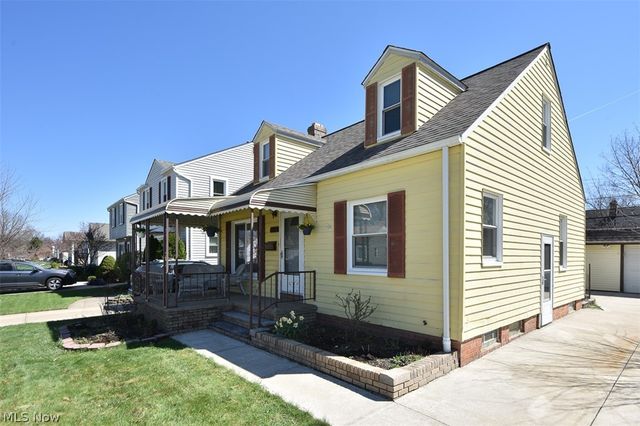 2929 Commonwealth Drive, Parma, OH 44134