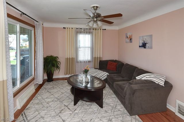 2929 Commonwealth Drive, Parma, OH 44134