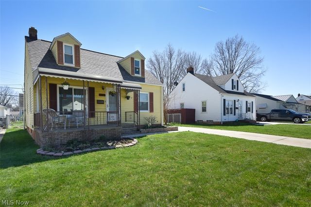 2929 Commonwealth Drive, Parma, OH 44134
