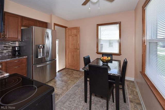 2929 Commonwealth Drive, Parma, OH 44134