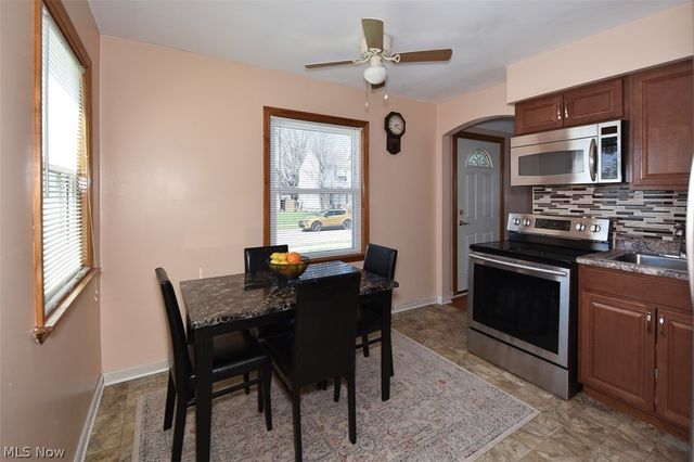2929 Commonwealth Drive, Parma, OH 44134