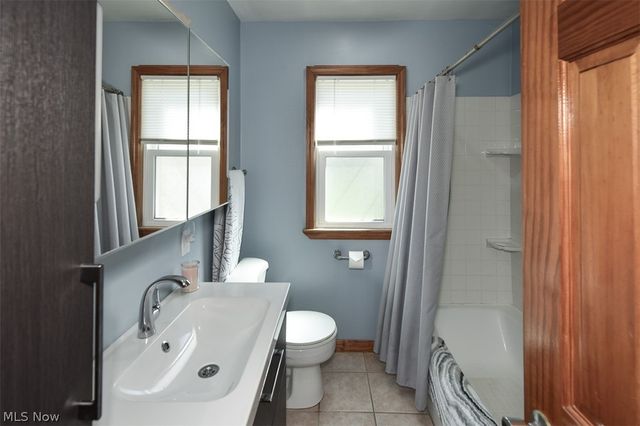 2929 Commonwealth Drive, Parma, OH 44134