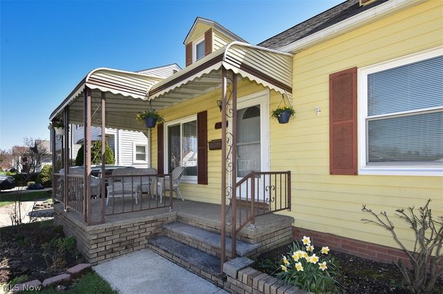 2929 Commonwealth Drive, Parma, OH 44134