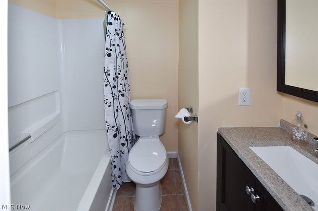 2929 Commonwealth Drive, Parma, OH 44134