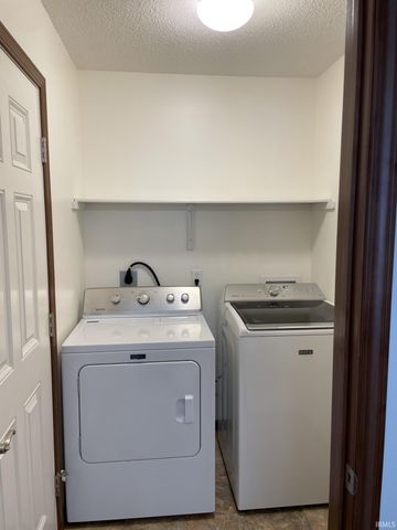 1702 Midsummer Night Cove, Fort Wayne, IN 46818