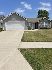 1702 Midsummer Night Cove, Fort Wayne, IN 46818