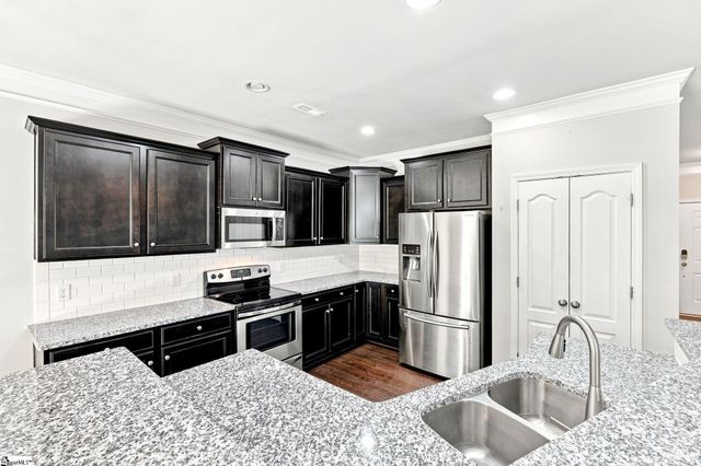 103 Nearmeadows Way, Simpsonville, SC 29681