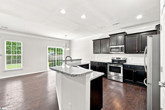 103 Nearmeadows Way, Simpsonville, SC 29681