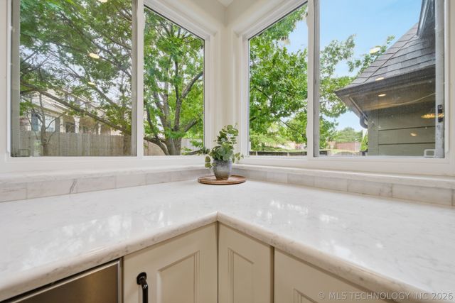 10202 S Knoxville Avenue, Tulsa, OK 74137