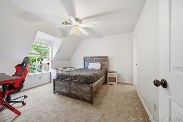 10202 S Knoxville Avenue, Tulsa, OK 74137