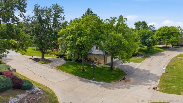 10202 S Knoxville Avenue, Tulsa, OK 74137