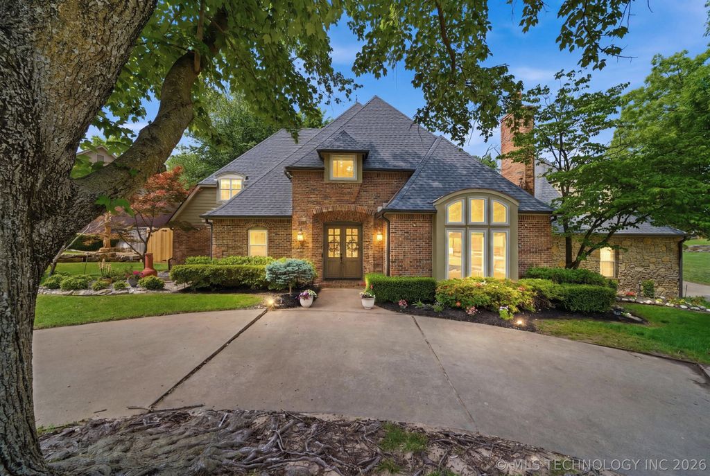 10202 S Knoxville Avenue, Tulsa, OK 74137