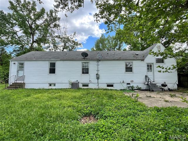 1587 Farmview Avenue, St Louis, MO 63138