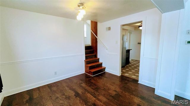 1587 Farmview Avenue, St Louis, MO 63138