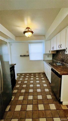 1587 Farmview Avenue, St Louis, MO 63138