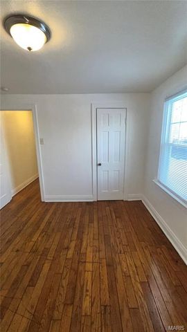 1587 Farmview Avenue, St Louis, MO 63138