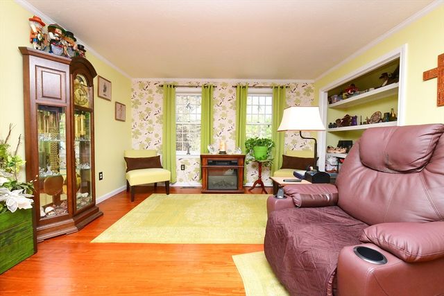 100 Bournedale Road, Bourne, MA 02532