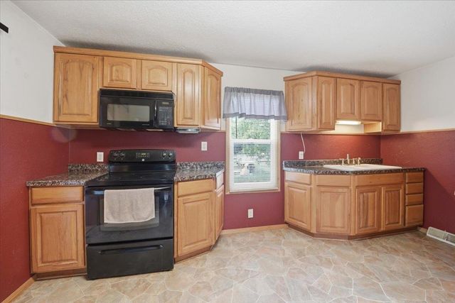 1415 Dearborn Avenue, Waterloo, IA 50707
