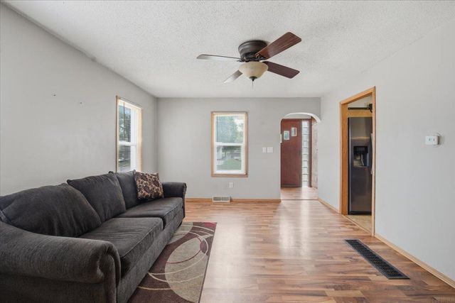 1415 Dearborn Avenue, Waterloo, IA 50707