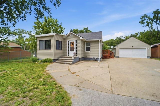 1415 Dearborn Avenue, Waterloo, IA 50707