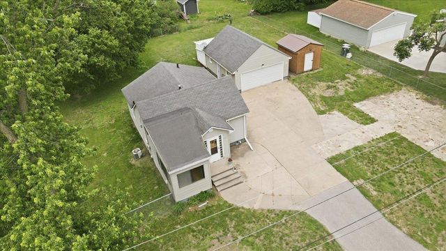 1415 Dearborn Avenue, Waterloo, IA 50707