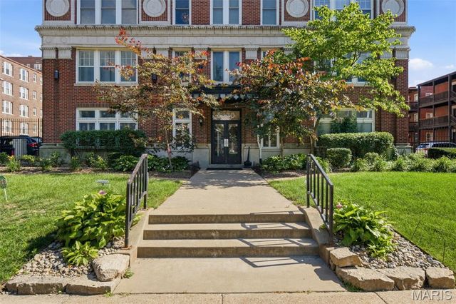 5330 Pershing Avenue 805, St Louis, MO 63112
