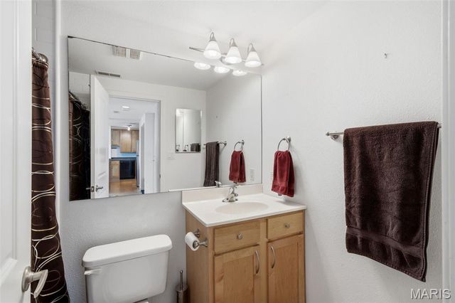5330 Pershing Avenue 805, St Louis, MO 63112