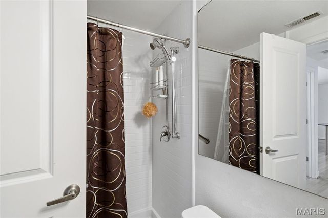 5330 Pershing Avenue 805, St Louis, MO 63112