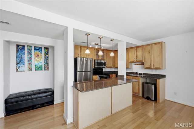 5330 Pershing Avenue 805, St Louis, MO 63112