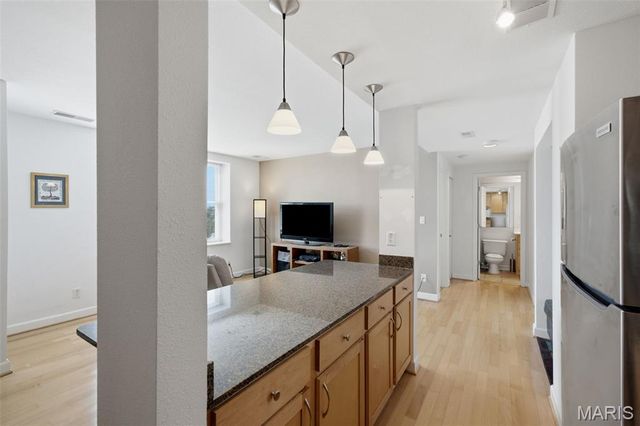 5330 Pershing Avenue 805, St Louis, MO 63112